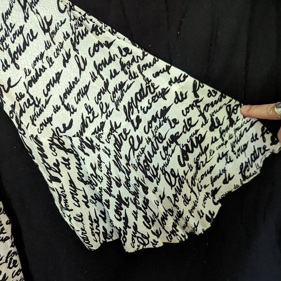 Chicos Blouse Womens 2 or L White and Black French Coup De Foudre Script - Picture 4 of 7